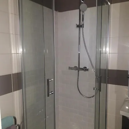 Appartement D'anjou - Grand Avec Balcon Et Parking Privatif