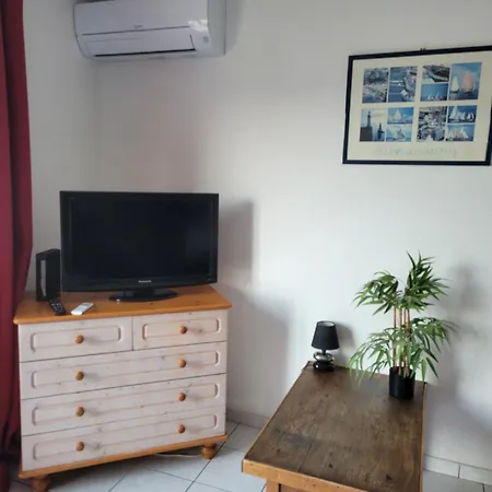 D'anjou - Grand Avec Balcon Et Parking Privatif דירה