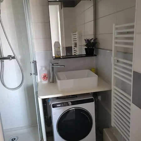D'anjou - Grand Avec Balcon Et Parking Privatif Appartement