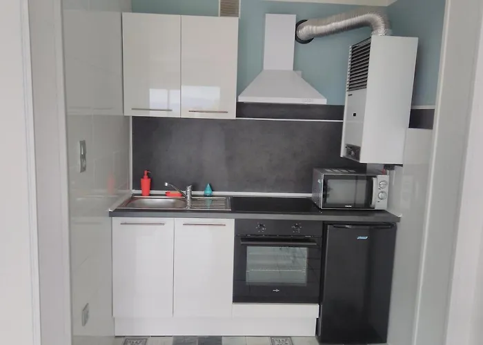 D'anjou - Grand Avec Balcon Et Parking Privatif *