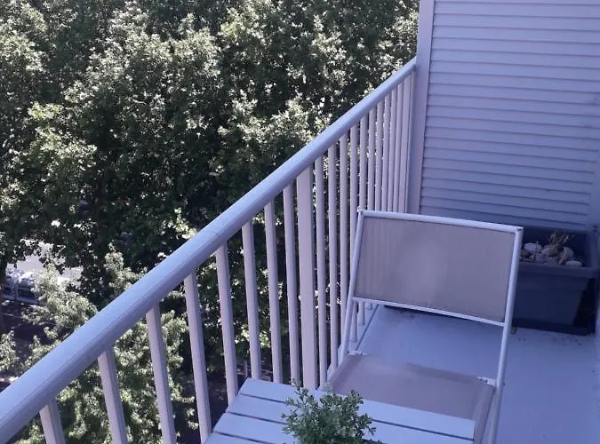 D'anjou - Grand Avec Balcon Et Parking Privatif Διαμέρισμα