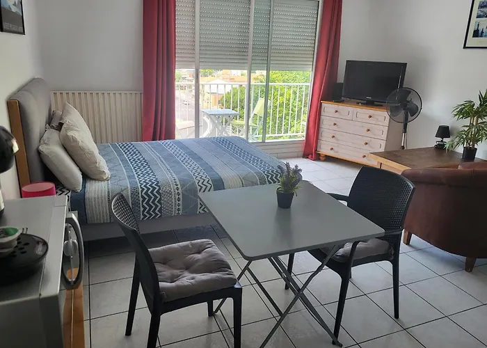 D'anjou - Grand Avec Balcon Et Parking Privatif * Perpignan
